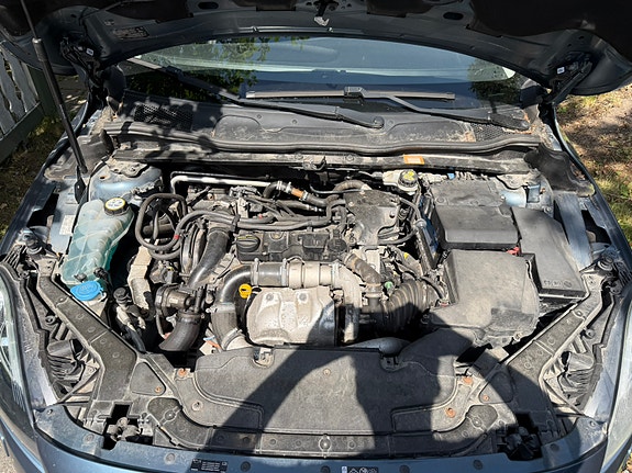 Volvo V40 2 of 5