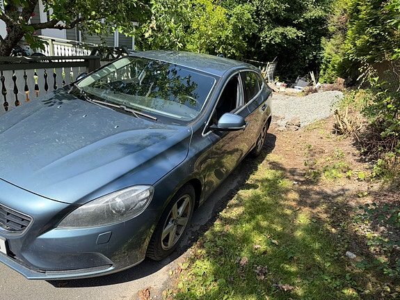 Volvo V40 3 of 5