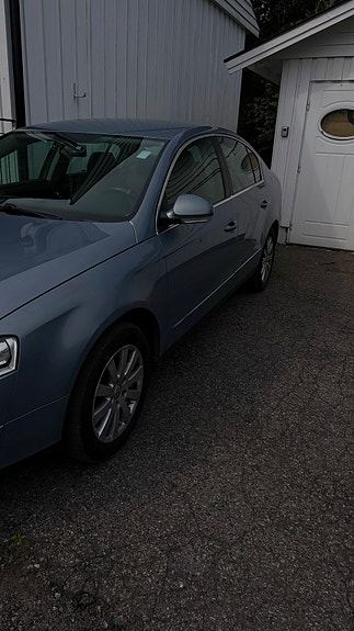Volkswagen Passat 2 of 5