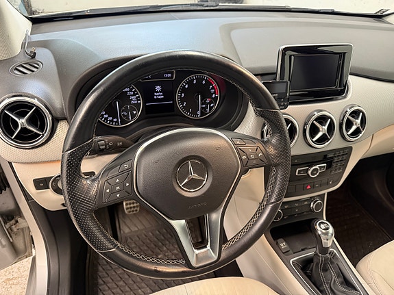 Mercedes-Benz B180 10 of 18