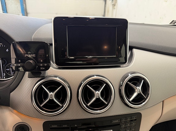 Mercedes-Benz B180 14 of 18