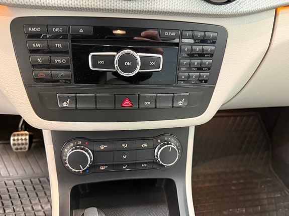 Mercedes-Benz B180 15 of 18