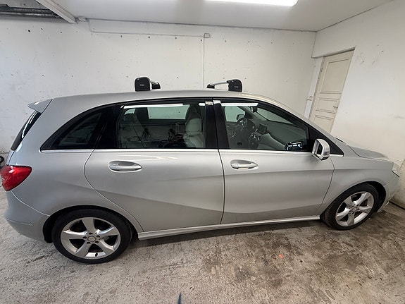 Mercedes-Benz B180 8 of 18