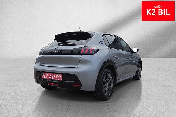 Peugeot 208 8 of 21