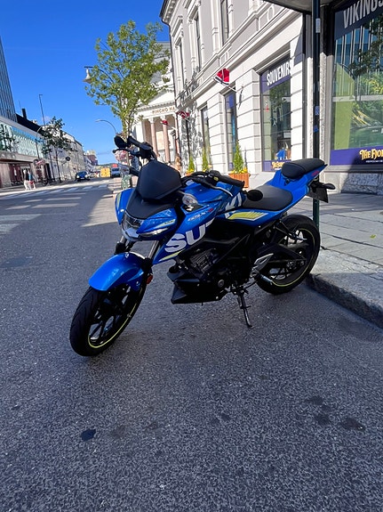 Suzuki GSX-S 125 2 of 3