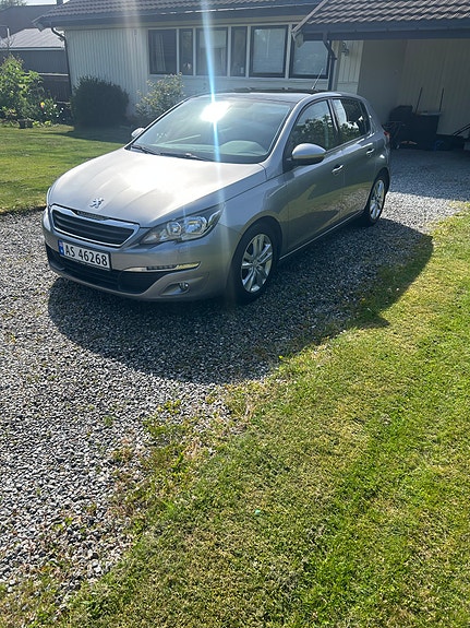 Peugeot 308 4 of 16