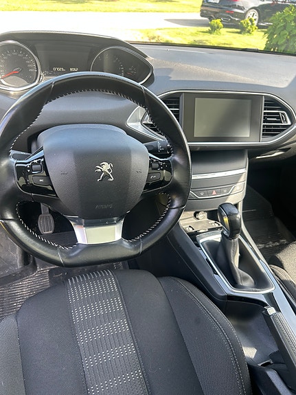 Peugeot 308 10 of 16