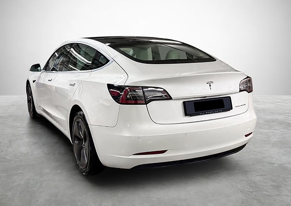 Tesla Model 3 3 of 5
