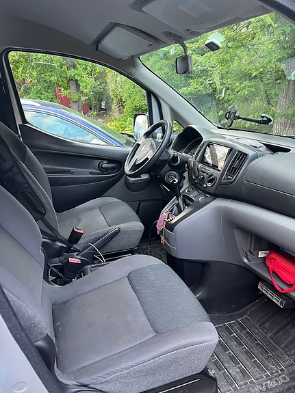 Nissan NV200 4 of 5