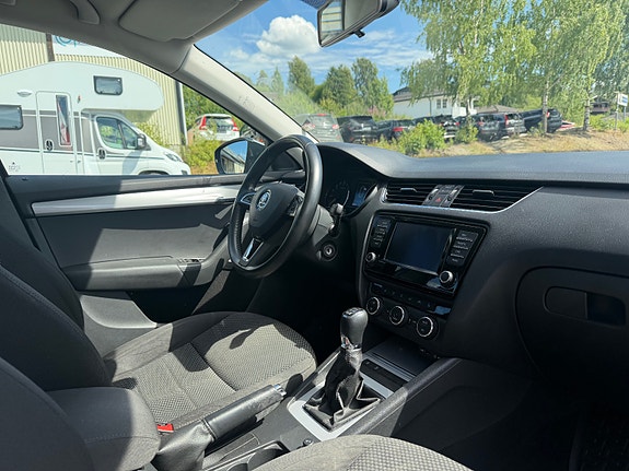 Skoda Octavia 14 of 17