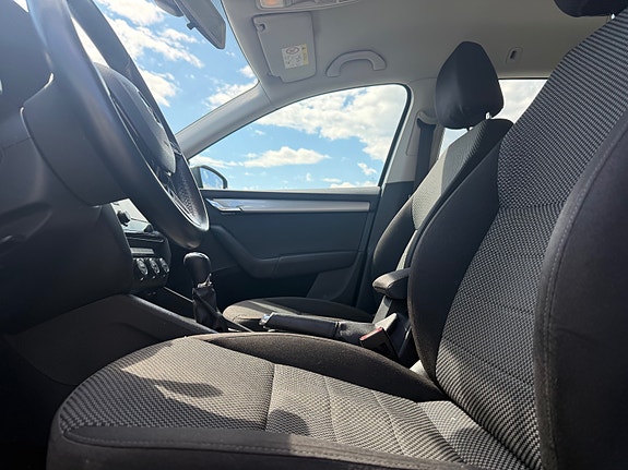 Skoda Octavia 12 of 17