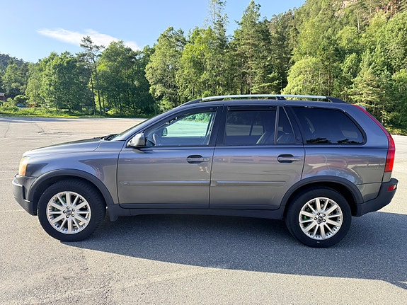 Volvo XC90 4 of 5