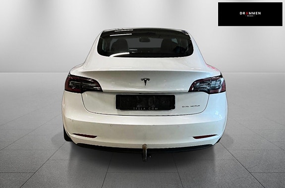 Tesla Model 3 5 of 5