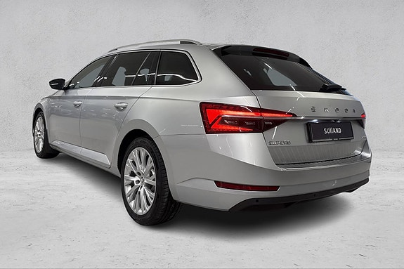 Skoda Superb 3 of 5