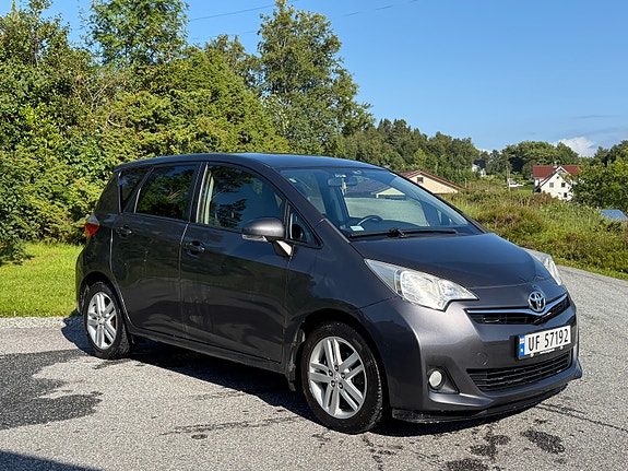 Toyota Verso-S 3 of 5