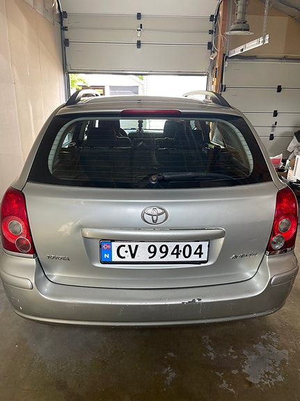 Toyota Avensis 5 of 5