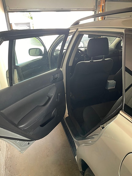 Toyota Avensis 4 of 5
