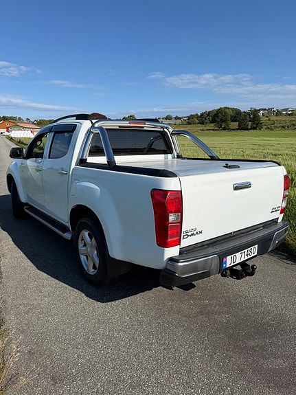 Isuzu D-max 2 of 5