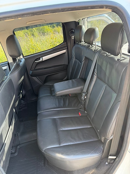 Isuzu D-max 8 of 18