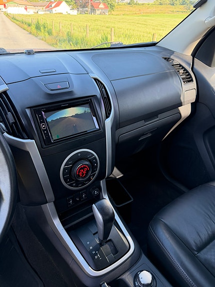 Isuzu D-max 4 of 5