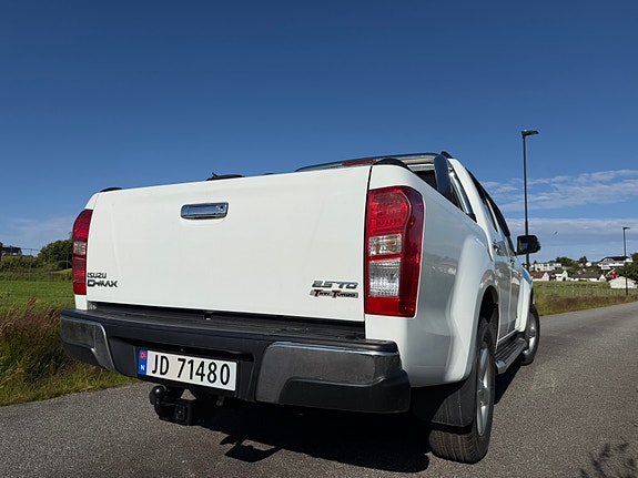 Isuzu D-max 3 of 5