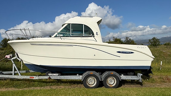 Benetau Antares 650 4 of 5