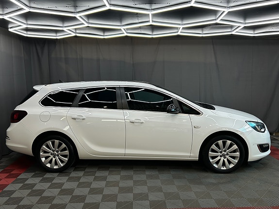 Opel Astra 2 of 5
