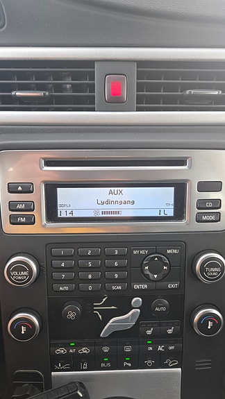 Volvo XC70 14 of 30