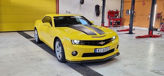 Chevrolet Camaro 2 of 5