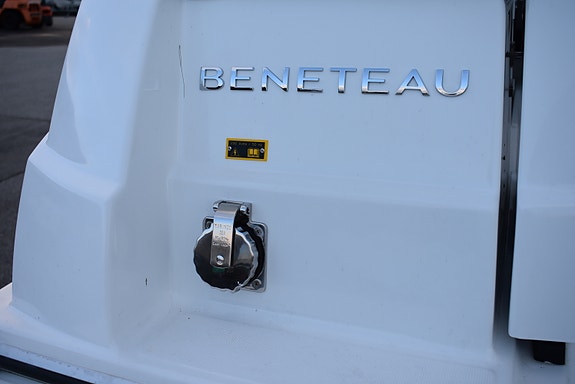 Beneteau Antares 9 m/2 x Suzuki DF150 – overligger 2023 til knallpris 5 of 5
