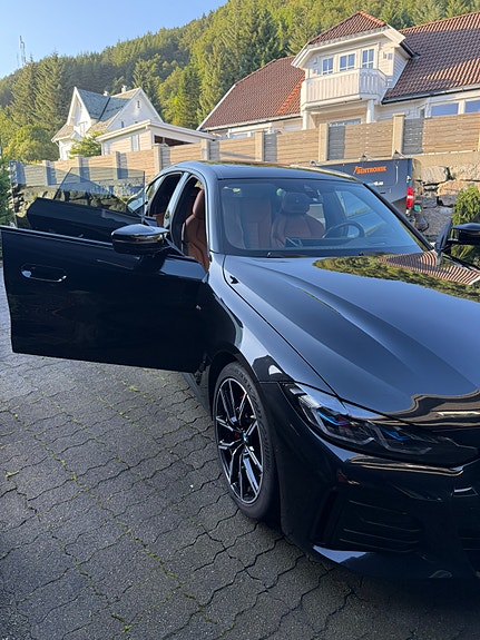 BMW i4 4 of 5