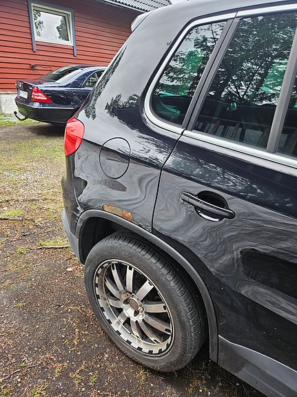 Volkswagen Tiguan 5 of 12