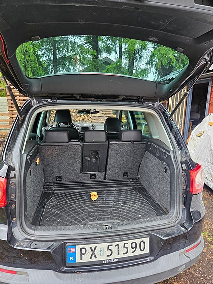 Volkswagen Tiguan 2 of 12