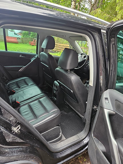 Volkswagen Tiguan 4 of 12