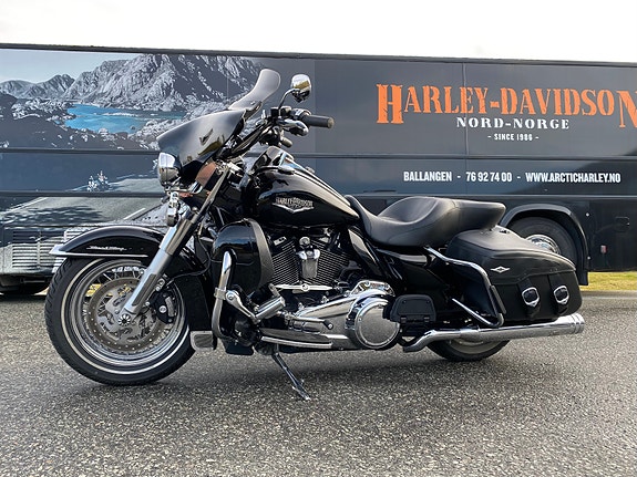 Harley-Davidson FLHRC Road King Classic 4 of 5
