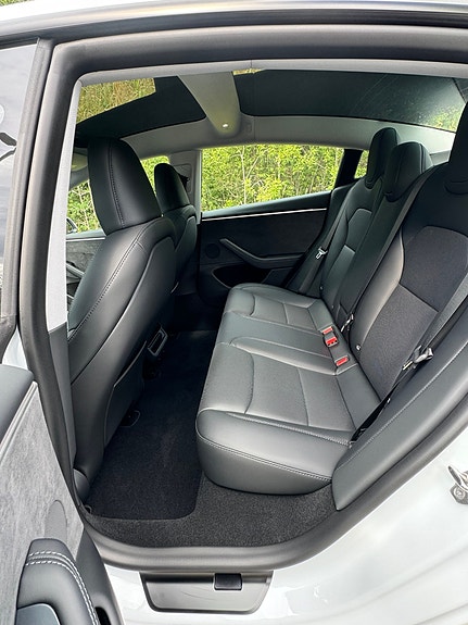 Tesla Model 3 15 of 18