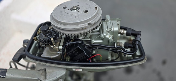 10 fot jolle med Suzuki 6 hk. Motor med Tyssehenger 7 of 10