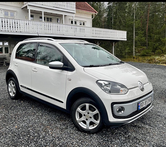 Volkswagen UP! 2 of 5