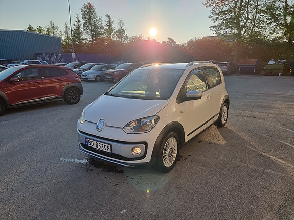 Volkswagen UP! 14 of 27