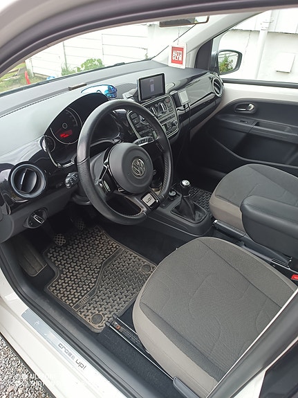 Volkswagen UP! 25 of 27