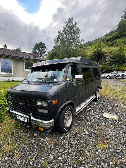 Chevrolet Van 2 of 5