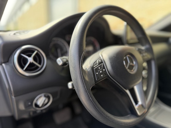 Mercedes-Benz A180 12 of 18