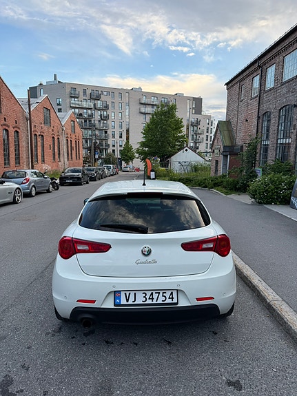 Alfa Romeo Giulietta 4 of 5