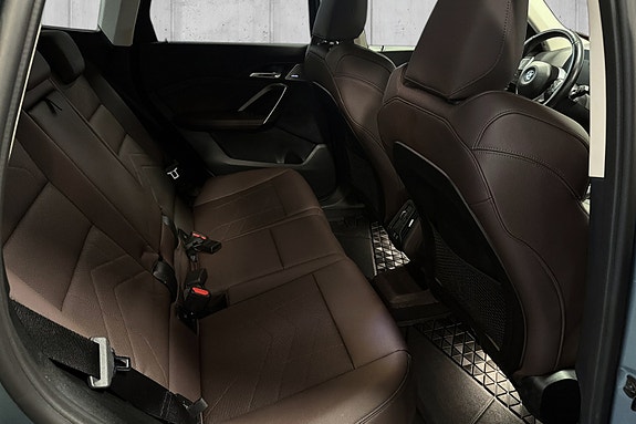 BMW iX1 14 of 25