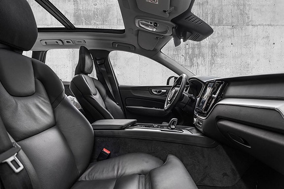Volvo XC60 23 of 26