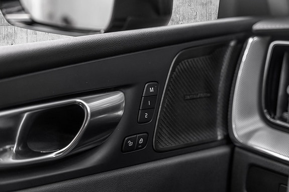 Volvo XC60 12 of 26