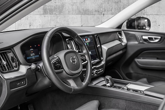 Volvo XC60 14 of 26