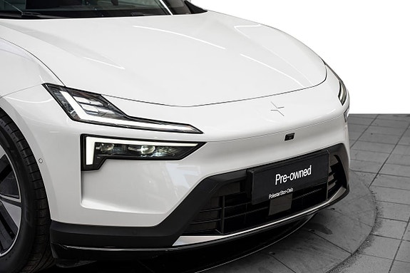 Polestar 4 2 of 23