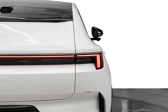 Polestar 4 8 of 23