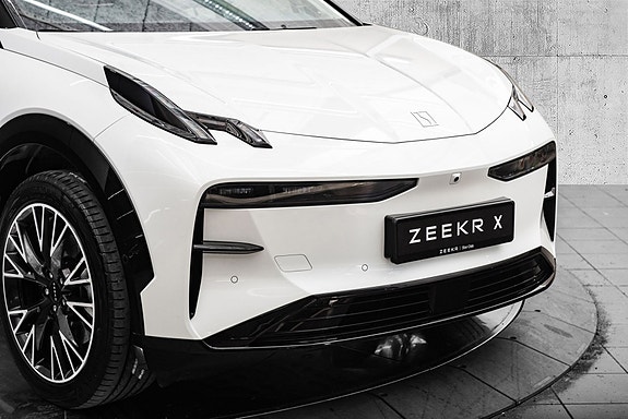 Zeekr X 2 of 5